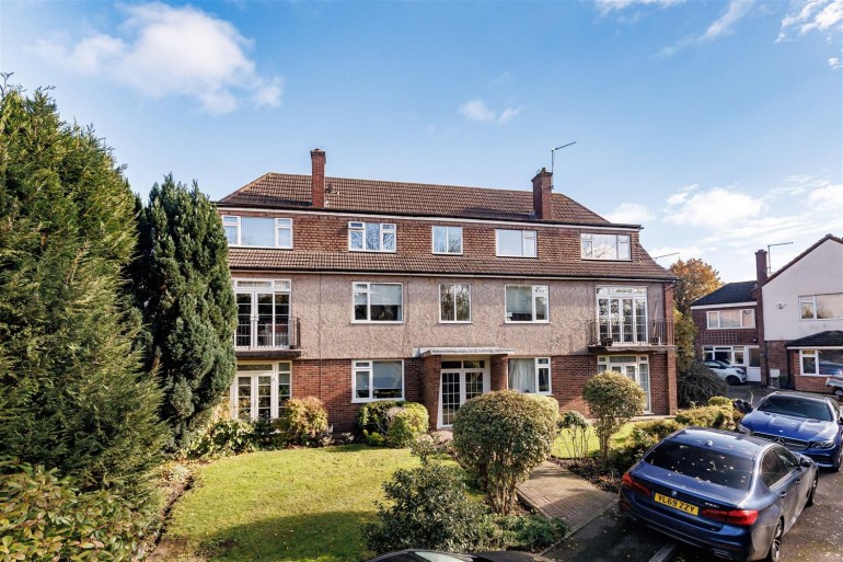St Helens Court, Hemnall Street, Epping