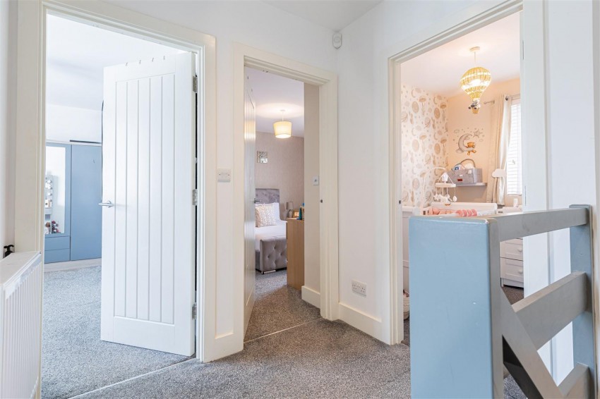 Images for Centre Drive, Epping