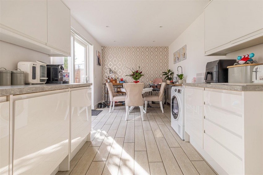 Images for Centre Drive, Epping