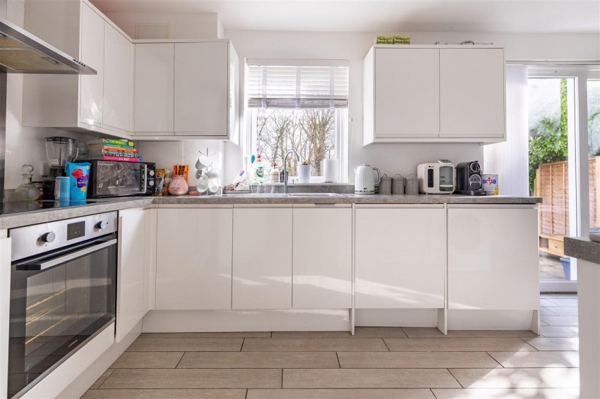 Images for Centre Drive, Epping