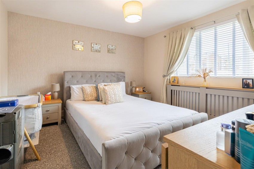 Images for Centre Drive, Epping