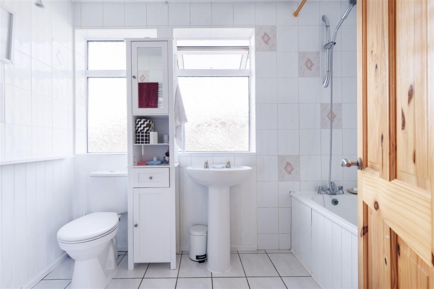 Images for Holt Way, Chigwell