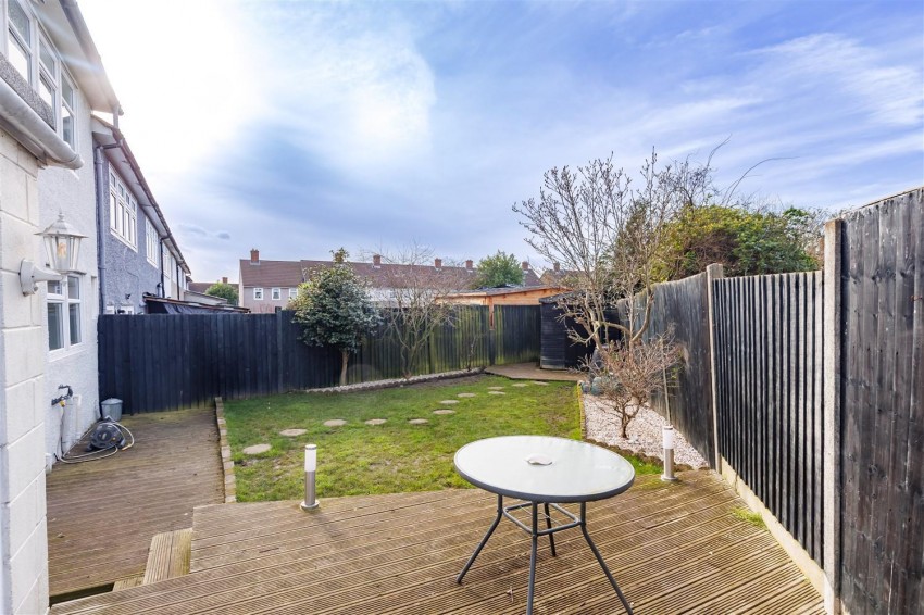 Images for Holt Way, Chigwell
