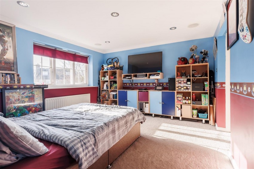 Images for Tempest Mead, North Weald