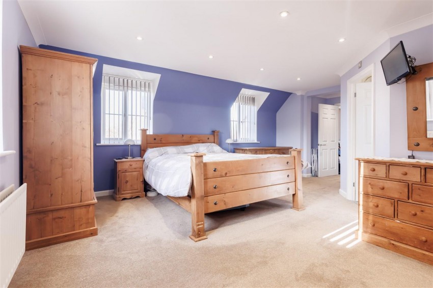 Images for Tempest Mead, North Weald