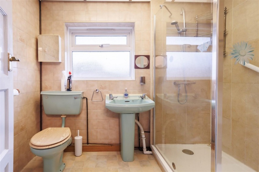 Images for Centre Drive, Epping