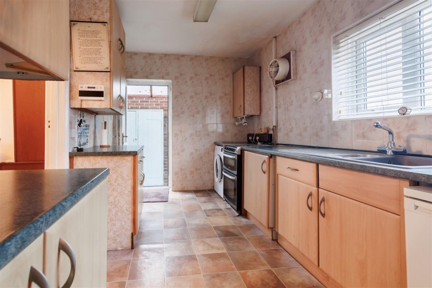 Images for Centre Drive, Epping