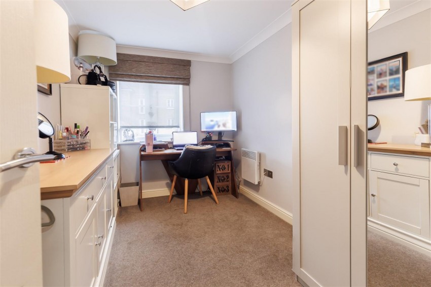 Images for College Close, Loughton