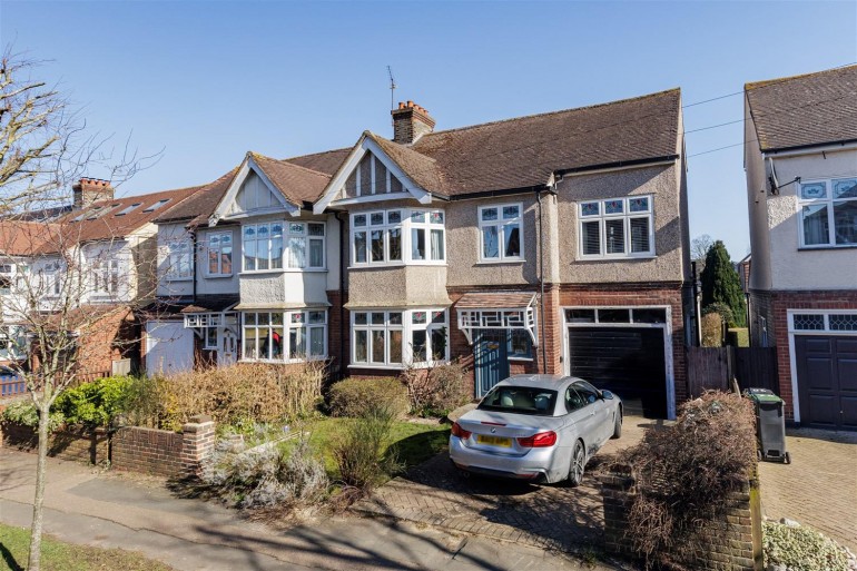 Crows Road, Epping