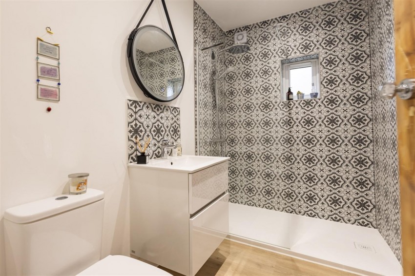 Images for Crows Road, Epping