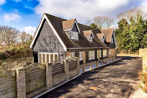 View Full Details for Pipers Farm, Lippitts Hill, Loughton