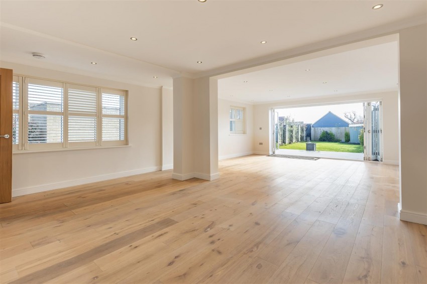 Images for Pipers Farm, Lippitts Hill, Loughton
