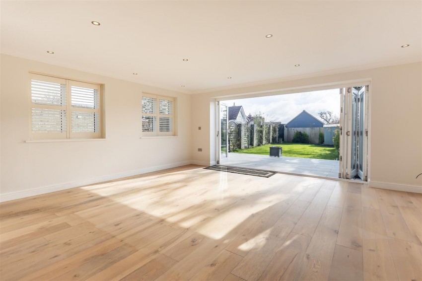 Images for Pipers Farm, Lippitts Hill, Loughton