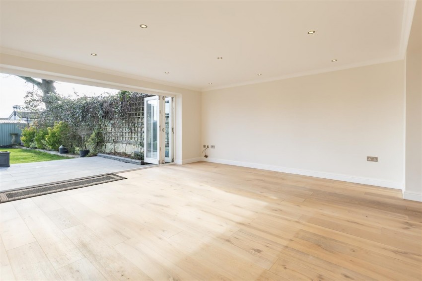 Images for Pipers Farm, Lippitts Hill, Loughton