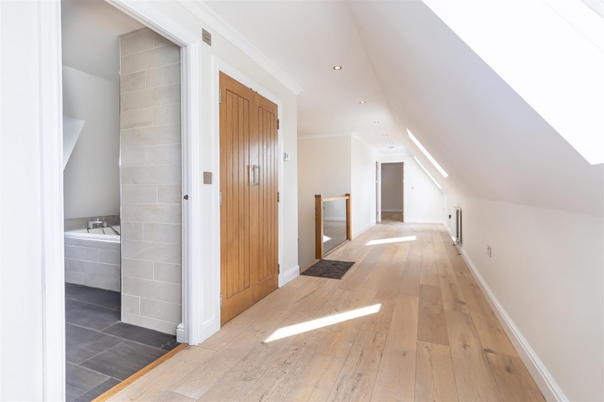 Images for Pipers Farm, Lippitts Hill, Loughton