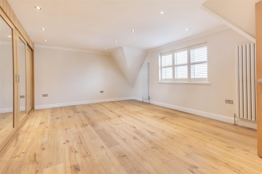 Images for Pipers Farm, Lippitts Hill, Loughton