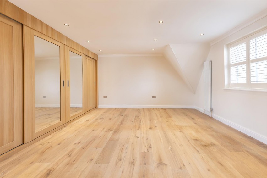 Images for Pipers Farm, Lippitts Hill, Loughton