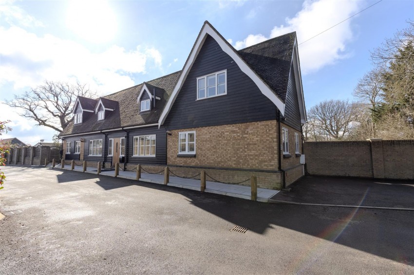 Images for Pipers Farm, Lippitts Hill, Loughton