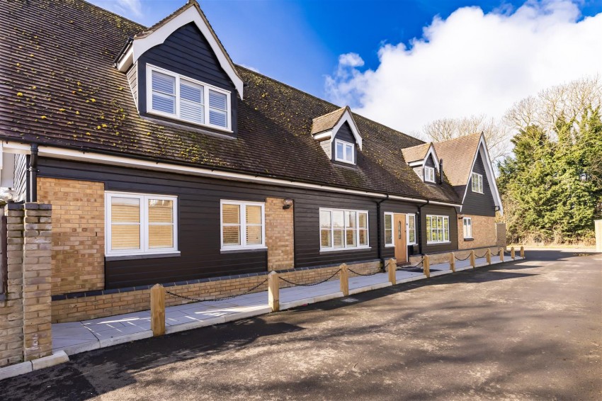 Images for Pipers Farm, Lippitts Hill, Loughton