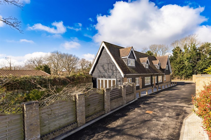 Images for Pipers Farm, Lippitts Hill, Loughton