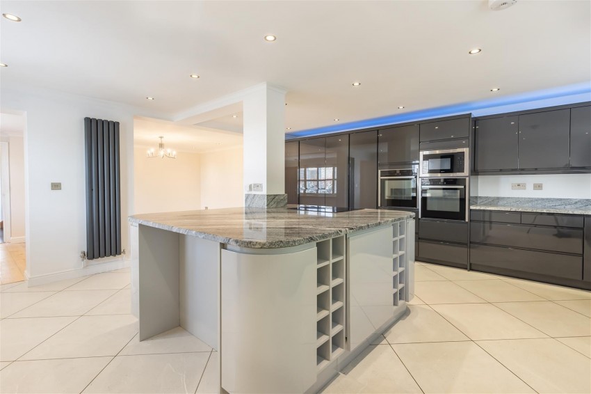 Images for Pipers Farm, Lippitts Hill, Loughton