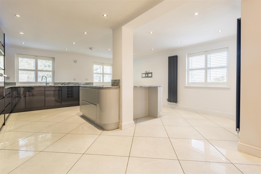 Images for Pipers Farm, Lippitts Hill, Loughton