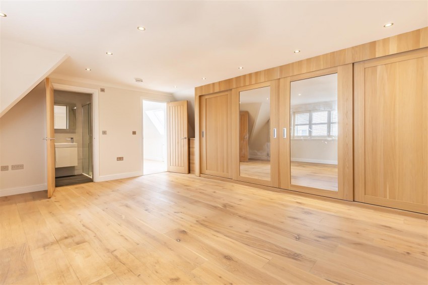Images for Pipers Farm, Lippitts Hill, Loughton