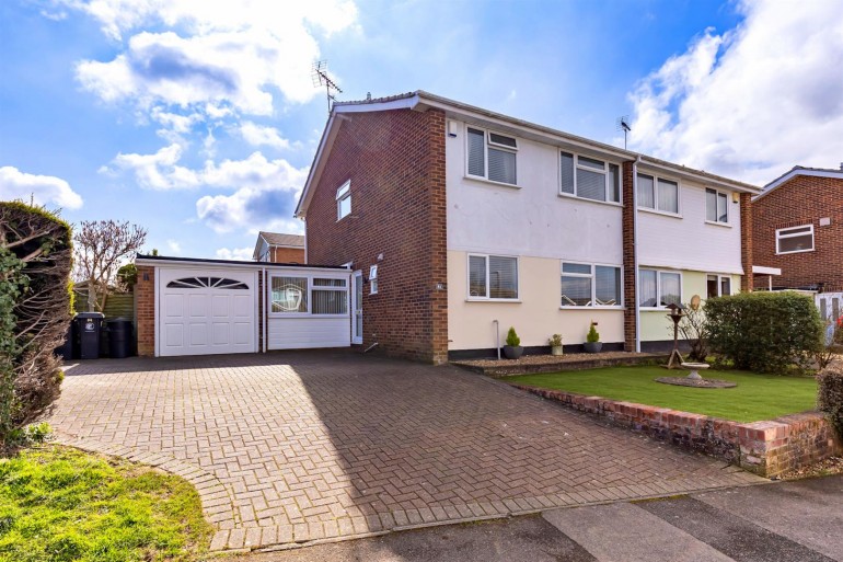 Thornhill, North Weald