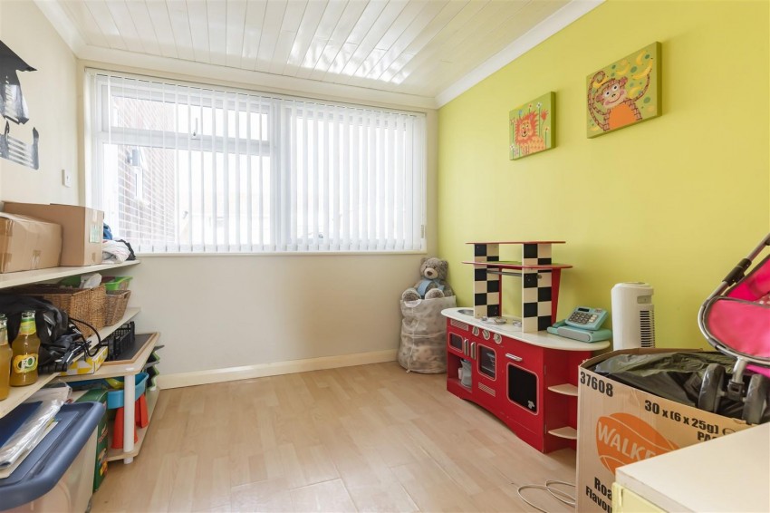 Images for Thornhill, North Weald