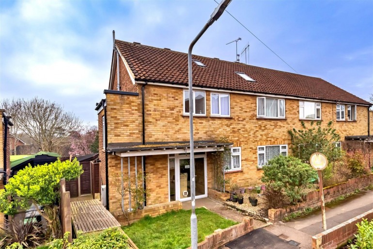 Amesbury Close, Epping