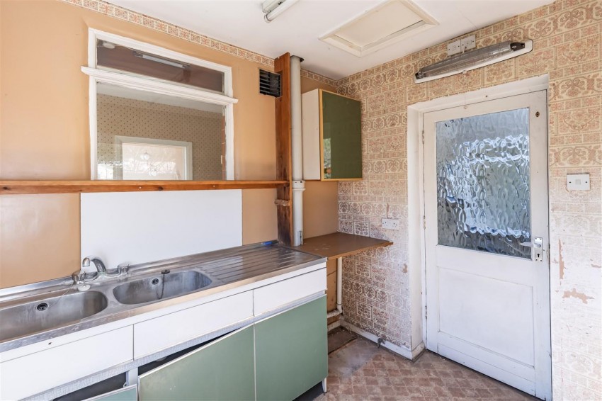 Images for Heath Drive, Theydon Bois