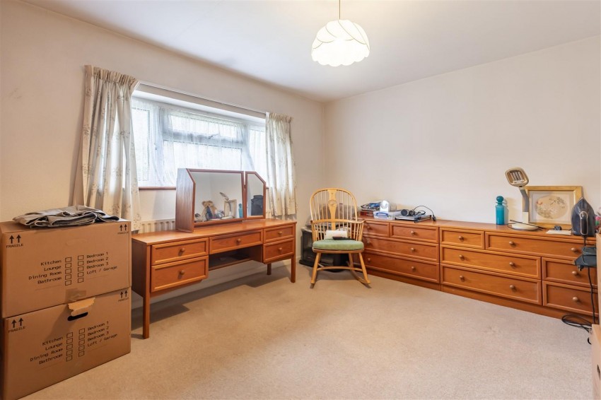 Images for Centre Drive, Epping