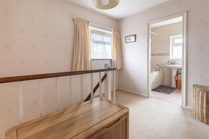 Images for Centre Drive, Epping
