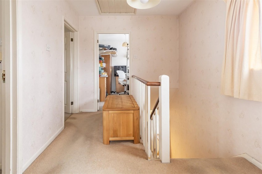 Images for Centre Drive, Epping