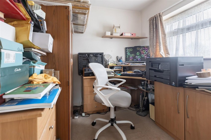 Images for Centre Drive, Epping