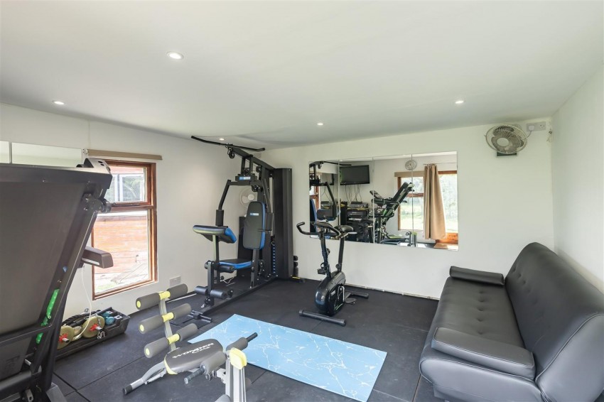 Images for New Farm Drive, Abridge