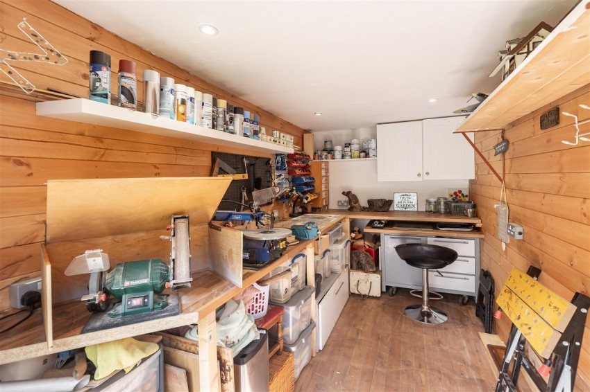 Images for New Farm Drive, Abridge