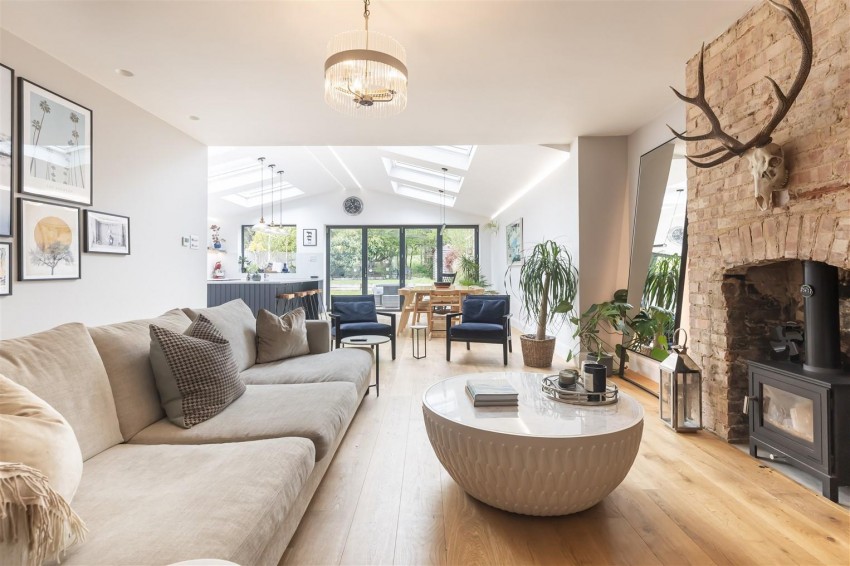 Images for Woodland Way, Theydon Bois, Epping