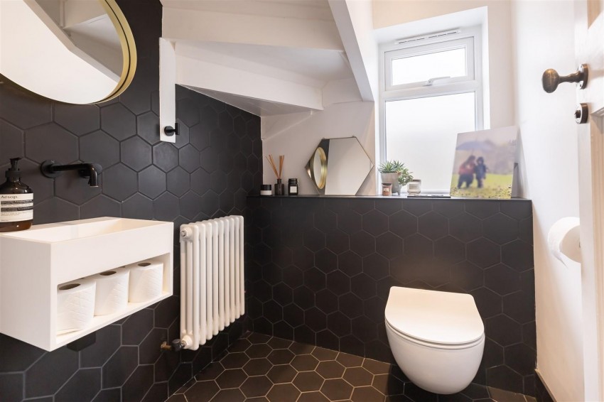 Images for Woodland Way, Theydon Bois, Epping