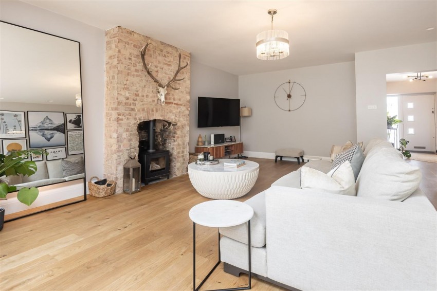 Images for Woodland Way, Theydon Bois, Epping