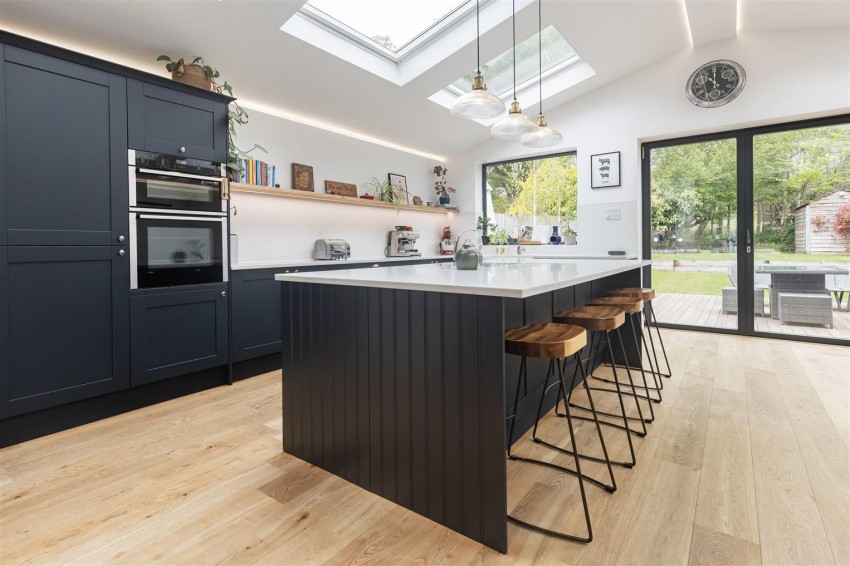 Images for Woodland Way, Theydon Bois, Epping