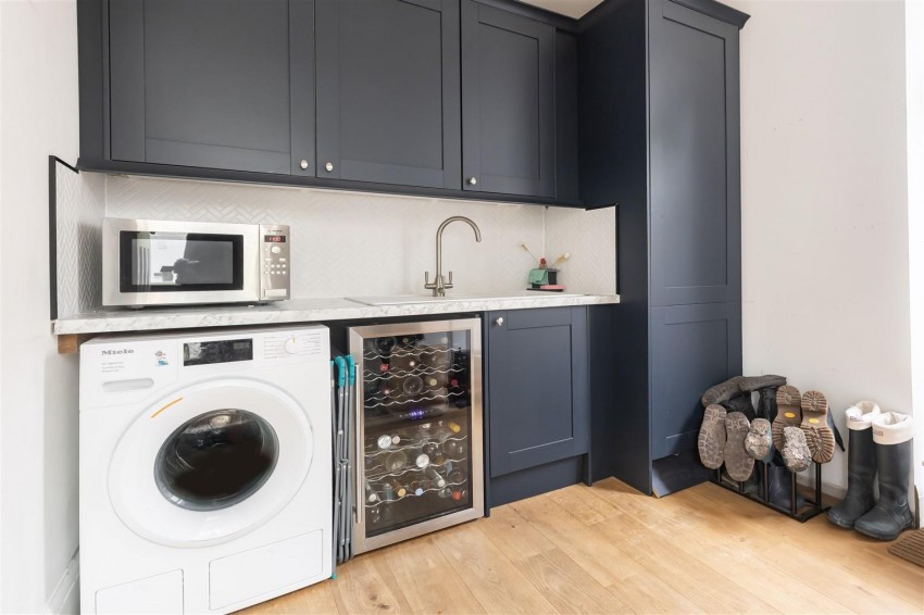 Images for Woodland Way, Theydon Bois, Epping