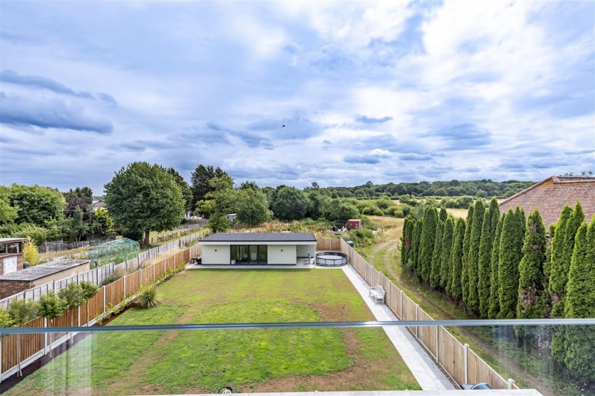 Images for Teazle Meade, Thornwood
