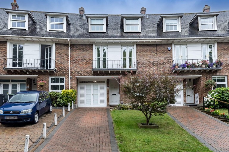 Theydon Grove, Epping