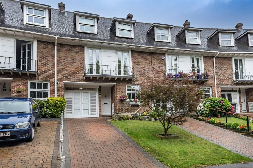 Images for Theydon Grove, Epping