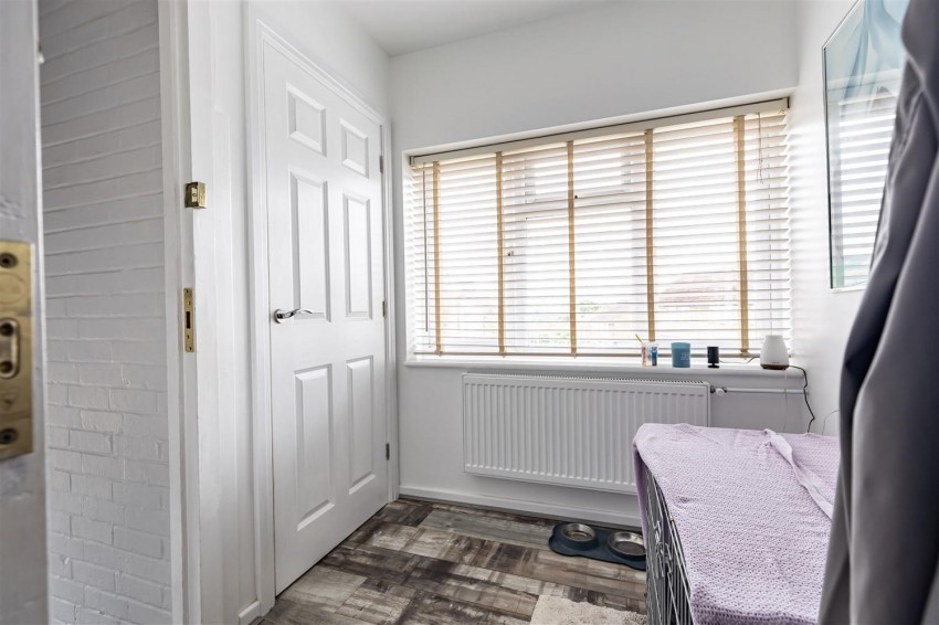 Images for Amesbury Close, Epping