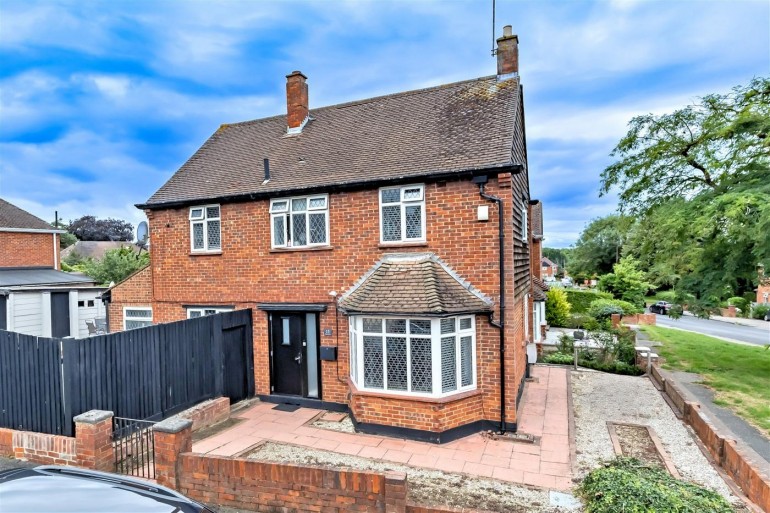 Upper Swaines, Epping