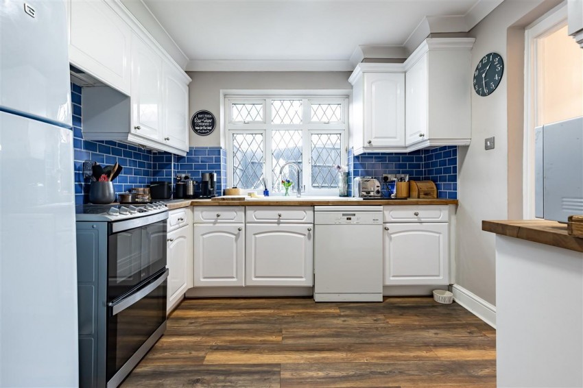 Images for Upper Swaines, Epping