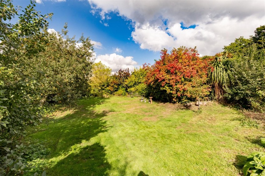 Images for Hilltop Cottages, Mount Road, Theydon Mount.