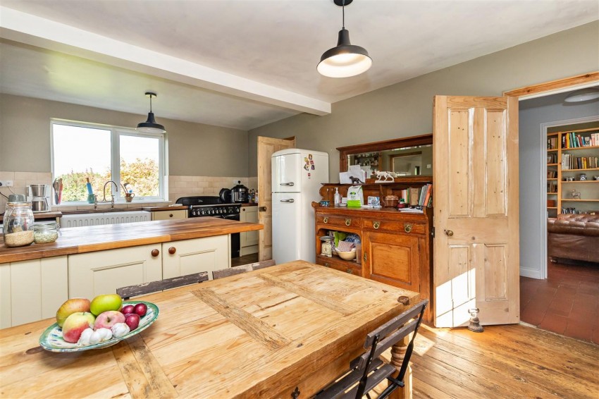 Images for Hilltop Cottages, Mount Road, Theydon Mount.